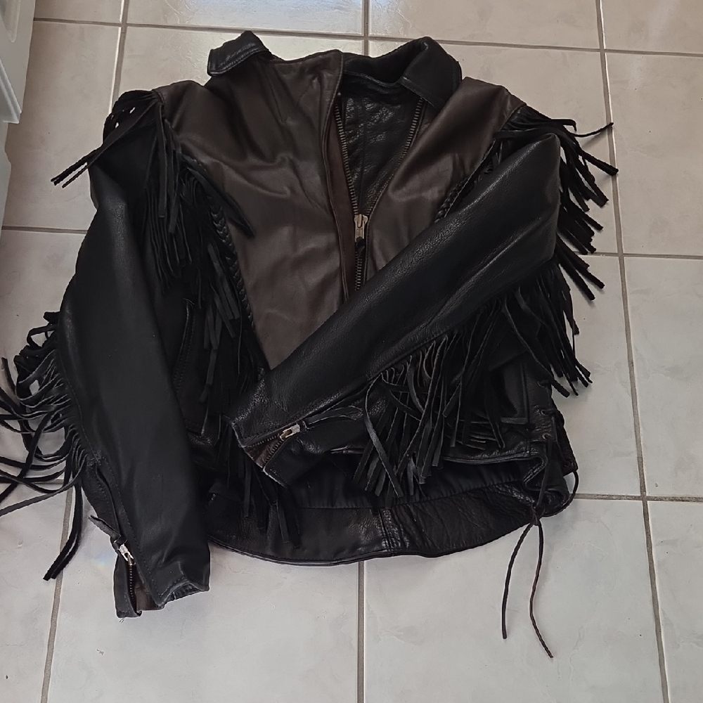 Women's Black Fringe Leather Jacket - Stylish Western-Inspired